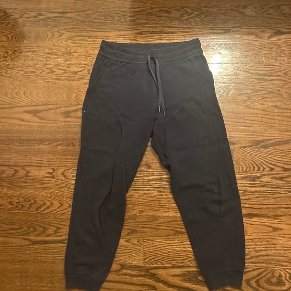 Lululemon Scuba Midrise Jogger Navy - Picture 1 of 3